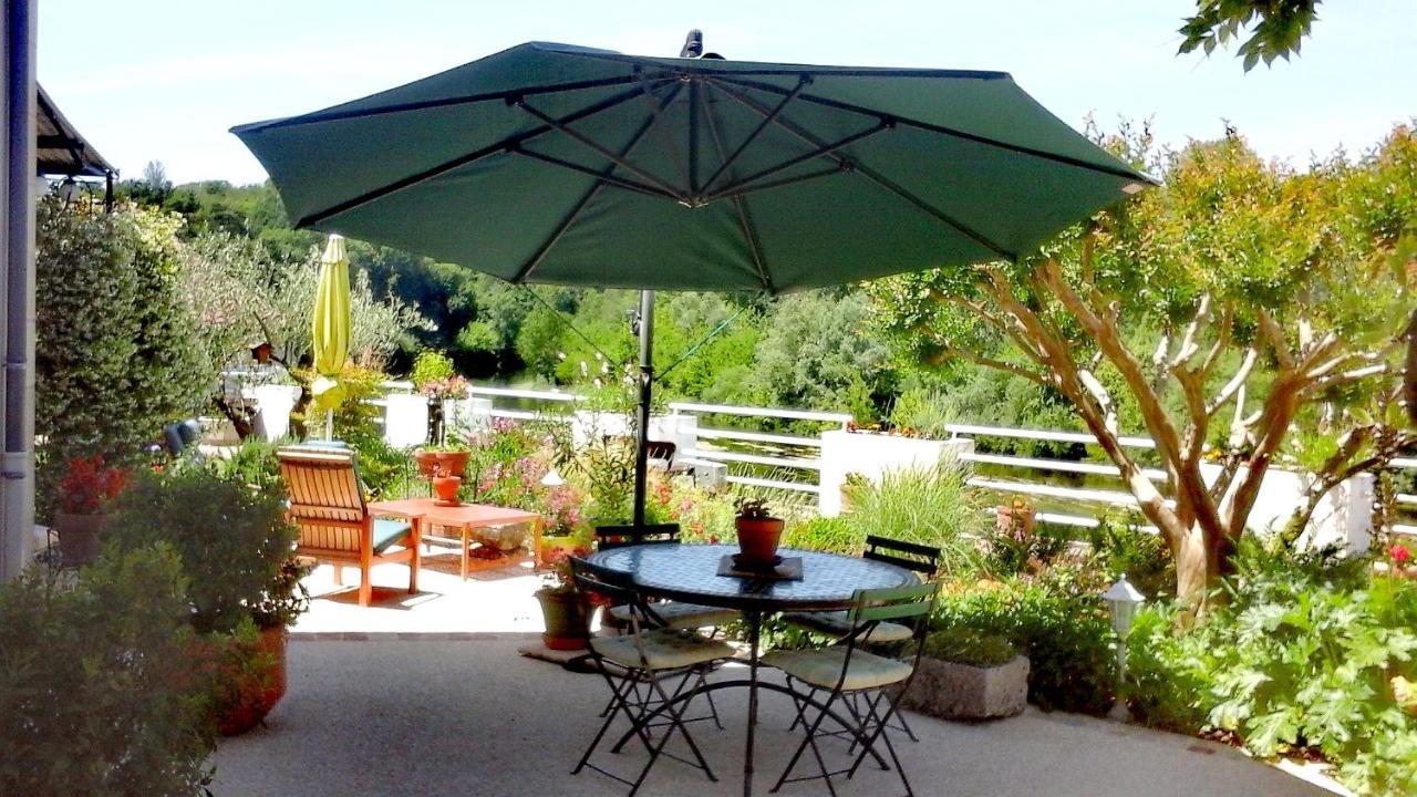 Au Bord De L'Eau Bed & Breakfast Pessac-sur-Dordogne Bagian luar foto